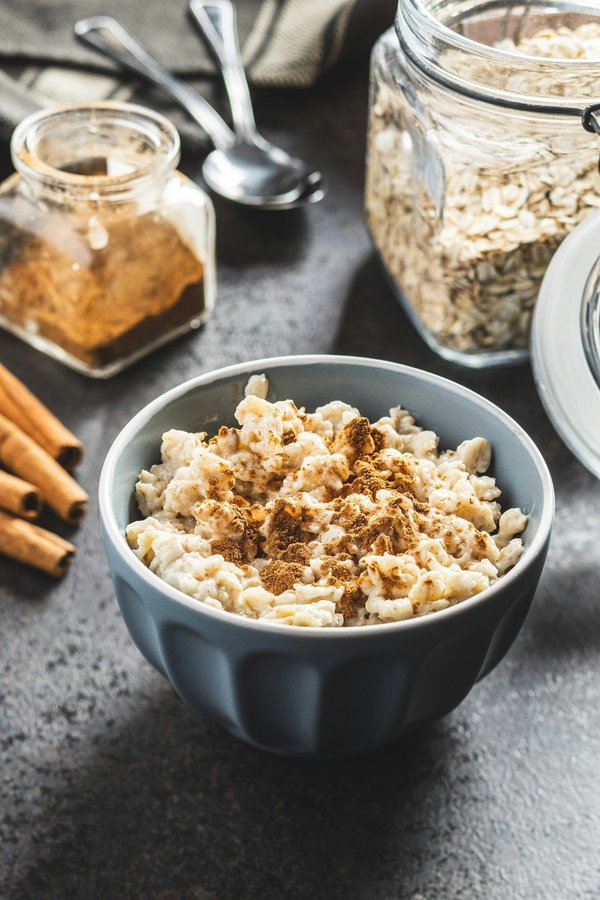 Can Regular Oatmeal Consumption Reduce Cholesterol Levels Among UK Adults Over 40?